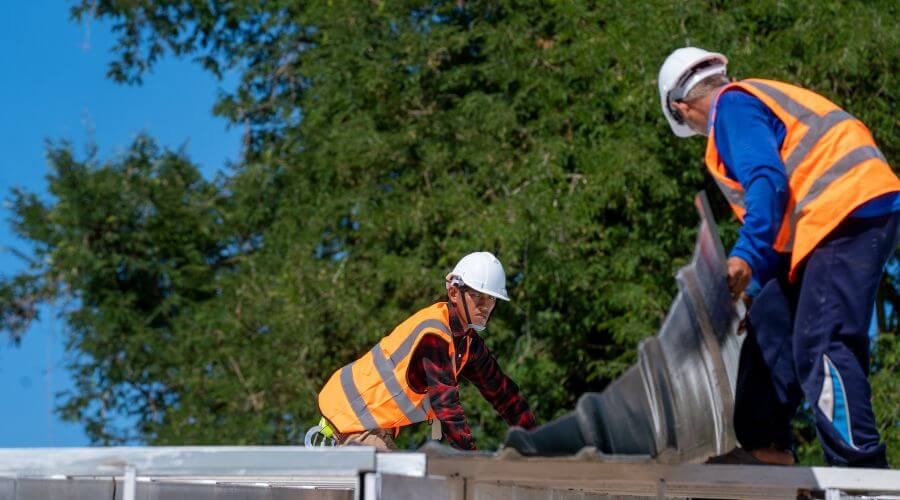 Roof maintenance in Luling, TX