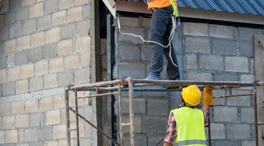 Expert new roof installation services in Luling, TX